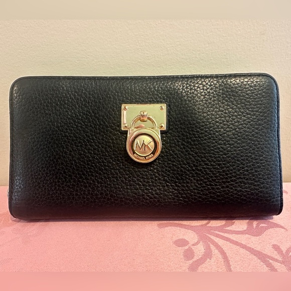 Michael Kors Hamilton Continental Lock Wallet - Picture 1 of 8